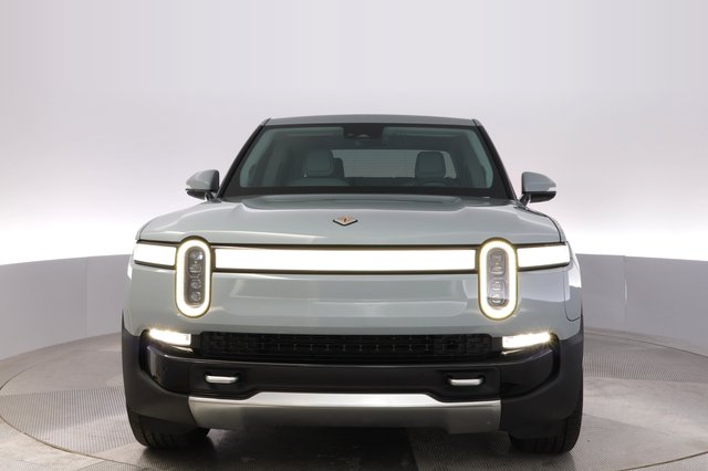 2023 Rivian R1T — photo 9 of 22