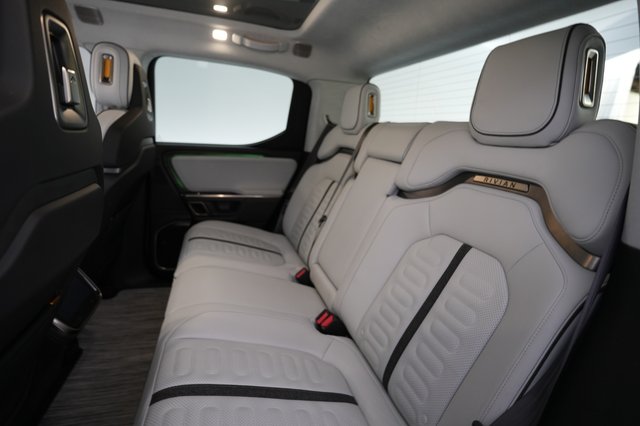 2023 Rivian R1T — photo 20 of 22