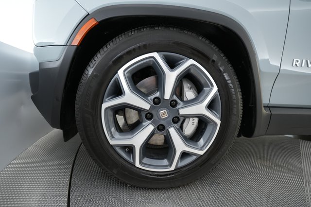 2023 Rivian R1T — photo 16 of 22