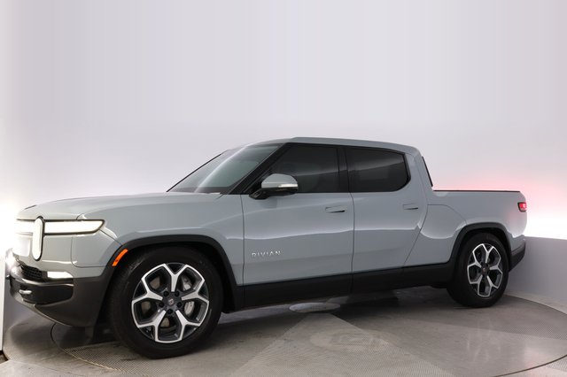 2023 Rivian R1T — photo 14 of 22