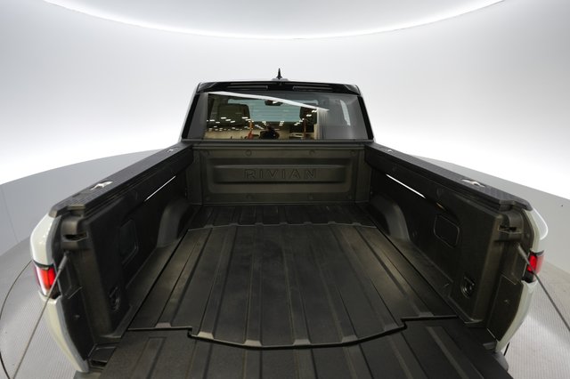 2023 Rivian R1T — photo 6 of 22