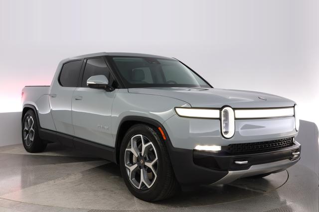 2023 Rivian R1T — photo 10 of 22