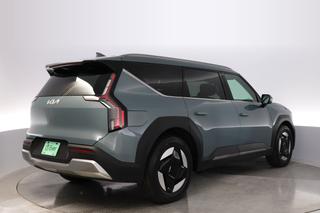 2024 Kia EV9 — photo 2 of 26