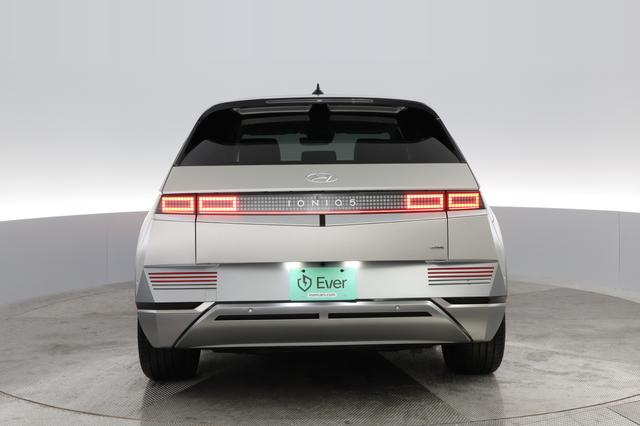 2023 Hyundai IONIQ 5 — photo 10 of 27