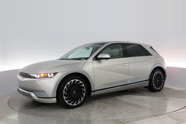 2023 Hyundai IONIQ 5 — photo 12 of 27
