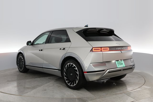 2023 Hyundai IONIQ 5 — photo 11 of 27