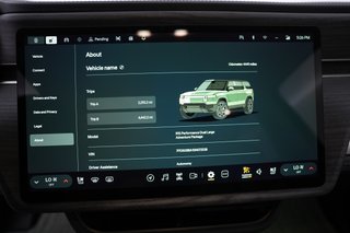 2025 Rivian R1S — photo 5 of 26