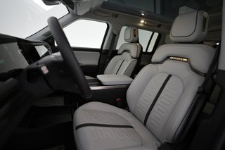 2025 Rivian R1S — photo 3 of 26