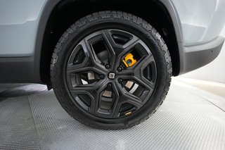 2023 Rivian R1S — photo 7 of 27