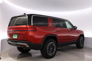2025 Rivian R1S — photo 2 of 26