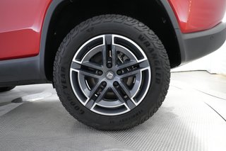 2025 Rivian R1S — photo 7 of 26