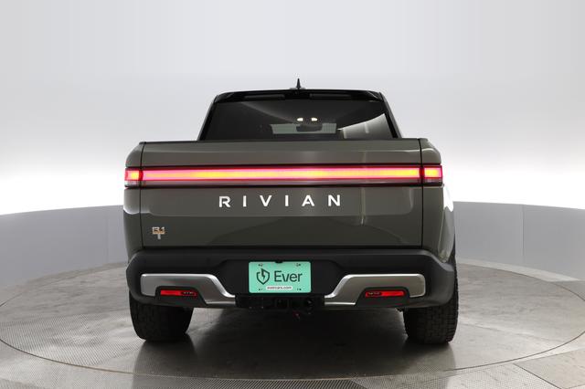 2022 Rivian R1T — photo 10 of 25