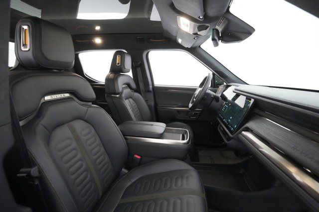 2022 Rivian R1T — photo 20 of 25