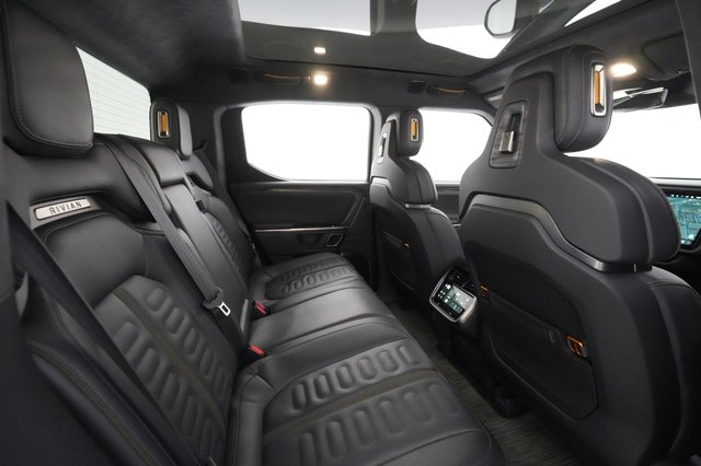 2022 Rivian R1T — photo 21 of 25