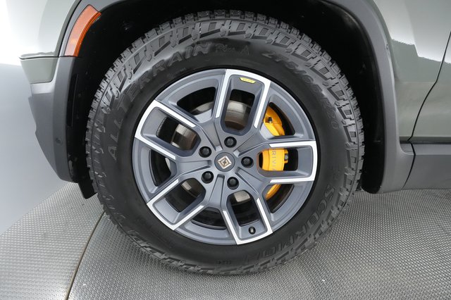 2022 Rivian R1T — photo 13 of 25