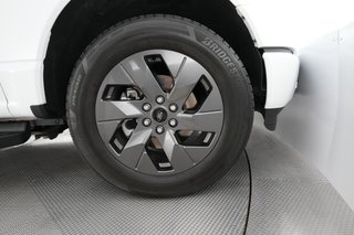 2023 Ford F-150 Lightning — photo 11 of 20
