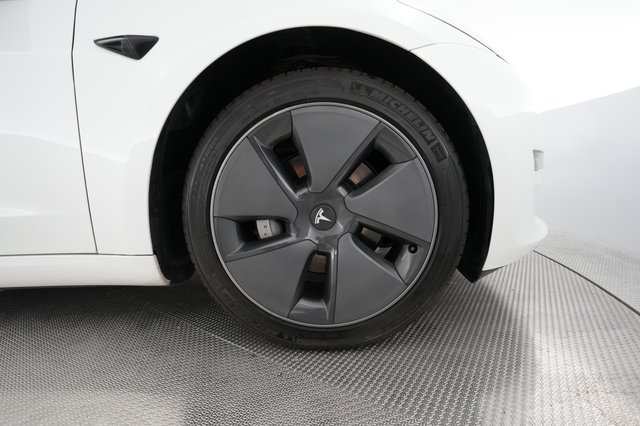 2023 Tesla Model 3 — photo 16 of 27