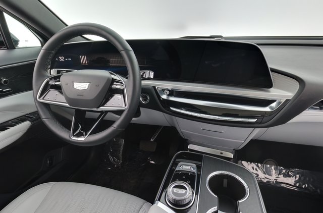 2024 Cadillac LYRIQ — photo 5 of 27