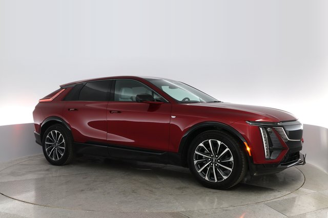 2024 Cadillac LYRIQ — photo 16 of 27