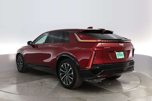 2024 Cadillac LYRIQ — photo 12 of 27