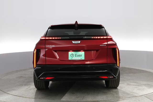 2024 Cadillac LYRIQ — photo 11 of 27