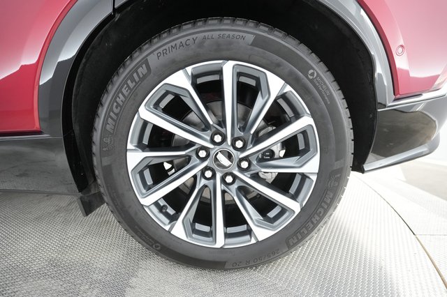 2024 Cadillac LYRIQ — photo 17 of 27