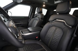 2023 Rivian R1T — photo 3 of 25