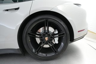 2021 Porsche Taycan — photo 7 of 26