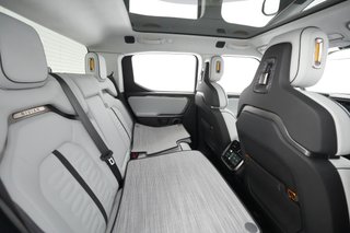 2022 Rivian R1T — photo 4 of 31