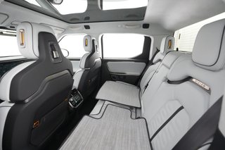 2022 Rivian R1T — photo 20 of 31