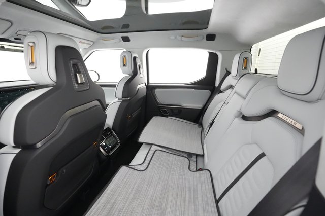 2022 Rivian R1T — photo 20 of 31