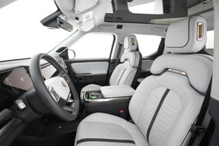 2022 Rivian R1T — photo 19 of 31