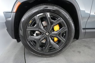 2022 Rivian R1T — photo 14 of 31