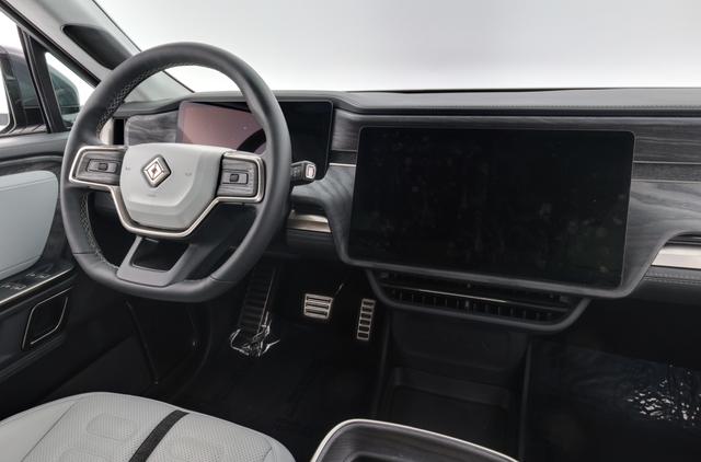 2022 Rivian R1T