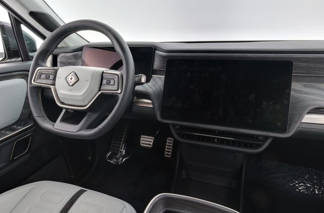 2022 Rivian R1T — photo 3 of 31