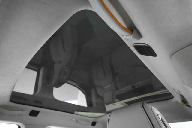 2022 Rivian R1T — photo 25 of 31