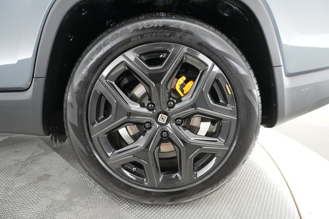 2022 Rivian R1T — photo 15 of 31