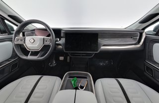 2022 Rivian R1T — photo 18 of 31