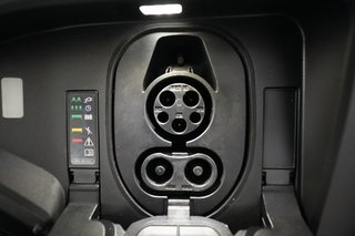 2022 Audi e-tron — photo 8 of 25