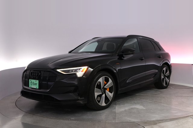 2022 Audi e-tron — VIN WA1LAAGE8NB007771