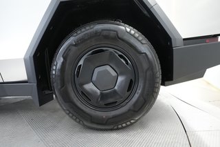 2026 Tesla Cybertruck — photo 10 of 18