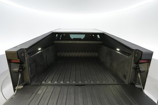 2026 Tesla Cybertruck — photo 6 of 18