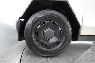 2026 Tesla Cybertruck — photo 11 of 18