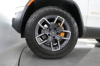 2023 Rivian R1T — photo 7 of 27