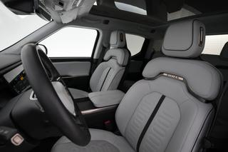 2023 Rivian R1T — photo 3 of 27