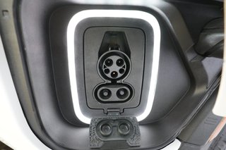 2023 Rivian R1T — photo 8 of 27
