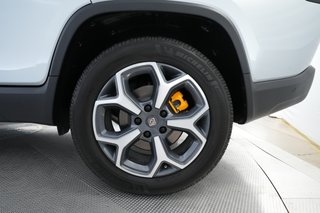 2022 Rivian R1T — photo 7 of 27