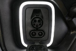 2022 Rivian R1T — photo 8 of 27