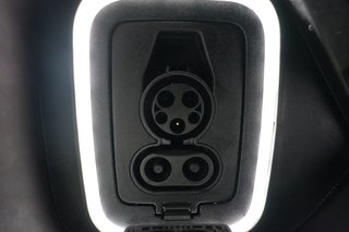 2022 Rivian R1T — photo 8 of 23