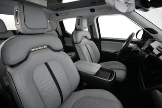 2022 Rivian R1T — photo 18 of 23